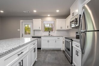 106 Hemlock Ave in Sherwood, AR - Building Photo - Building Photo