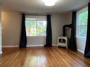 220 NE Green St in White Salmon, WA - Building Photo - Building Photo