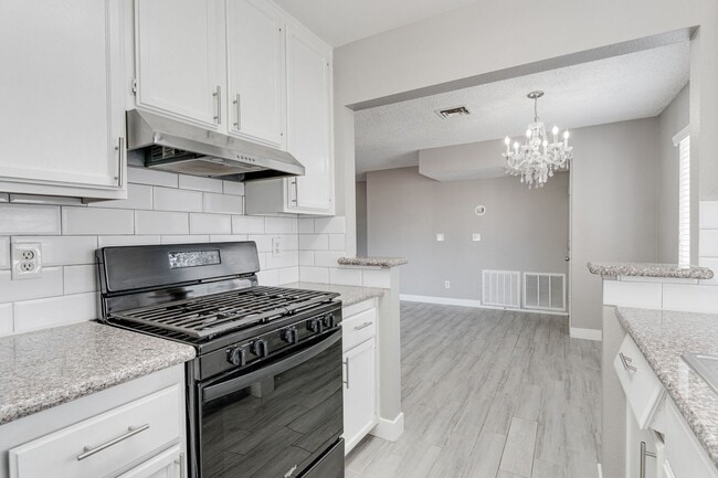 4884 Nara Vista Way in Las Vegas, NV - Building Photo - Building Photo