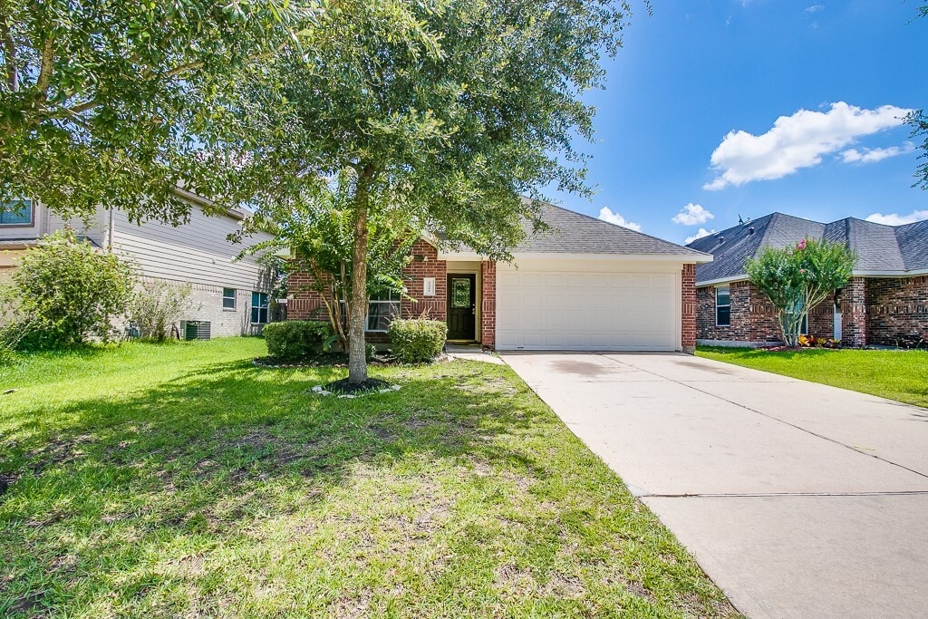 22450 Highland Point Ln in Spring, TX - Building Photo