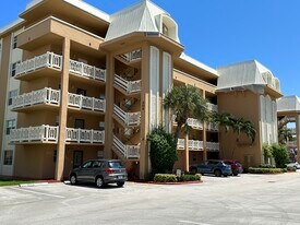 308 Golfview Rd in North Palm Beach, FL - Building Photo