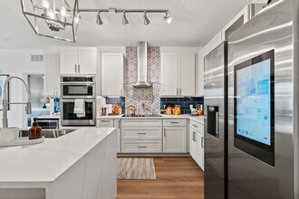 The Vivien in Vero Beach, FL - Building Photo - Building Photo