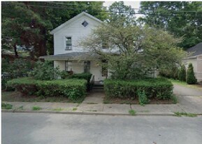 8 Ann St, Unit 2F in Ellenville, NY - Building Photo