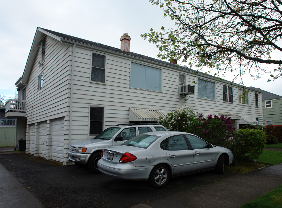 475 E 18th Ave in Eugene, OR - Building Photo