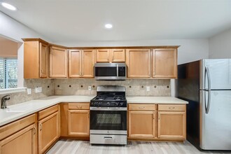 5802 Kayview Dr in Austin, TX - Building Photo - Building Photo