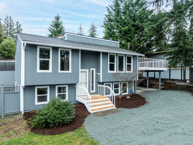 property at 6601 Glenwood Ave