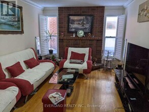 36 Rainthorpe Crescent in Toronto, ON - Building Photo - Building Photo