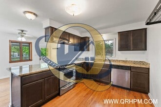 201 W Shiawassee Ave in Fenton, MI - Building Photo - Building Photo