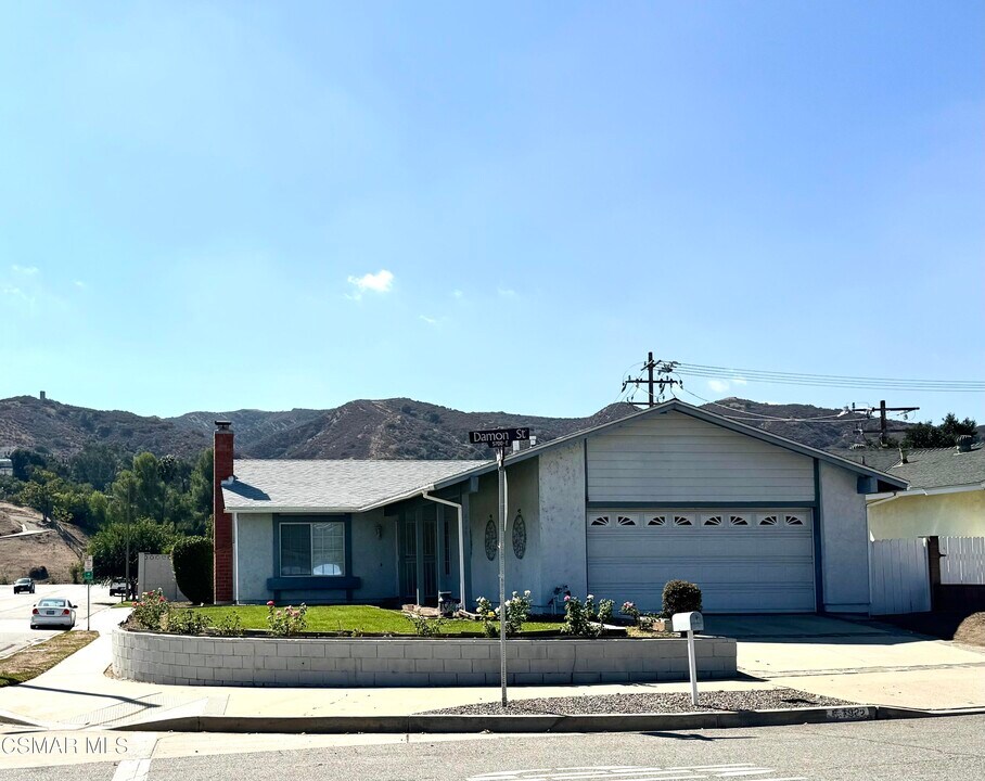 5792 Damon St in Simi Valley, CA - Building Photo