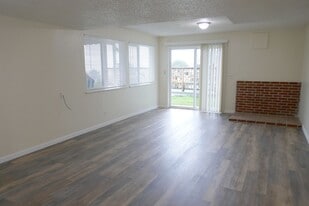 3926 Grand Ave in Astoria, OR - Building Photo