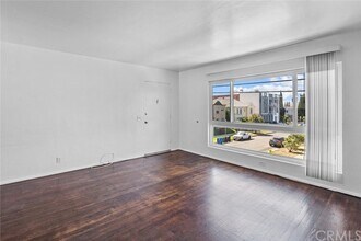 4733 Lexington Ave in Los Angeles, CA - Building Photo - Building Photo