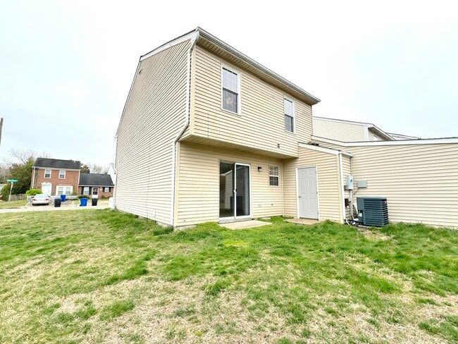 700 Wolftrap Ln in Virginia Beach, VA - Building Photo - Building Photo