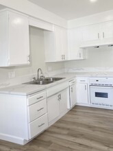 414 N Monterey St, Unit A in Alhambra, CA - Foto de edificio - Building Photo