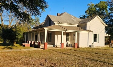7404 GA-109 in Molena, GA - Building Photo - Building Photo
