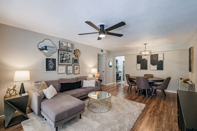 2507 Montrose Blvd in Houston, TX - Foto de edificio - Building Photo