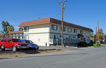 Fairway Townhomes in Hemet, CA - Building Photo - Building Photo