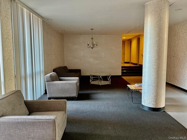 125 Lincoln Ave in Mineola, NY - Building Photo - Building Photo