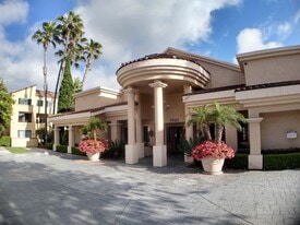 3927 Nobel Dr, Unit 70 in San Diego, CA - Building Photo