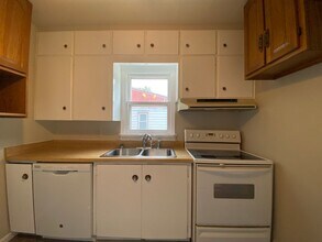 4241 NE 7th St in Des Moines, IA - Building Photo - Building Photo
