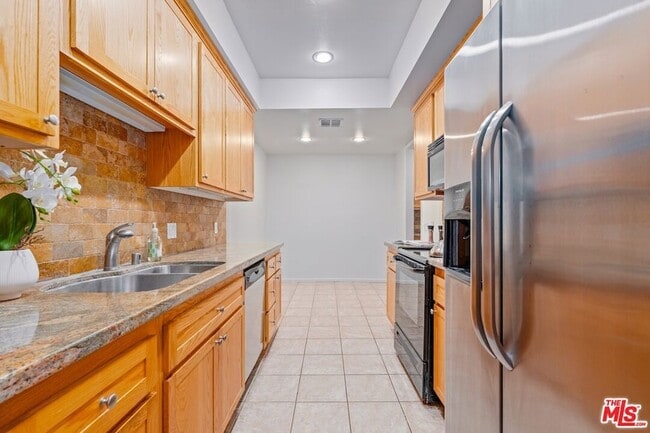 306 Bora Way, Unit 114 in Marina Del Rey, CA - Building Photo - Building Photo