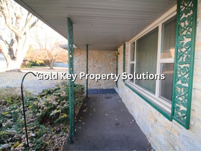 325 Teresa Ct in Alexandria, IN - Building Photo - Building Photo