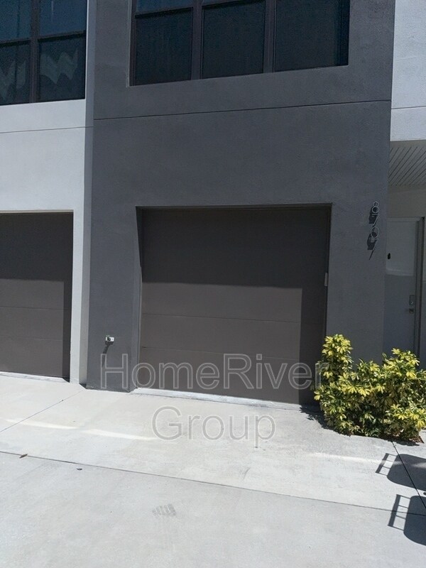 8707 Palm Ranches Pl in Tampa, FL - Building Photo - Building Photo
