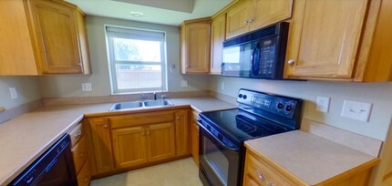 301 Walters Dr in Manhattan, KS - Building Photo - Building Photo