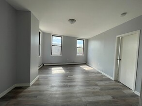 117 Ocean Ave, Unit 2L in Jersey City, NJ - Building Photo - Building Photo