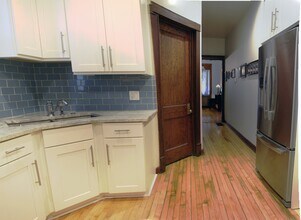 3337 W Evergreen Ave, Unit 1 in Chicago, IL - Building Photo - Building Photo