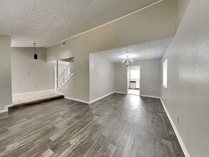 23403 Verngate Dr in Spring, TX - Foto de edificio - Building Photo