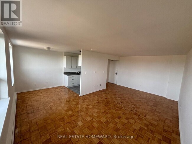 1765 Lawrence Ave E in Toronto, ON - Building Photo - Building Photo