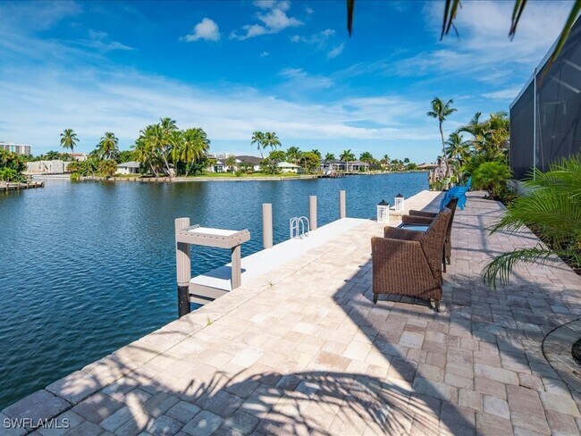 200 Copperfield Ct in Marco Island, FL - Building Photo - Building Photo