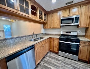 206 Wedgewood Way in Atlanta, GA - Building Photo - Building Photo