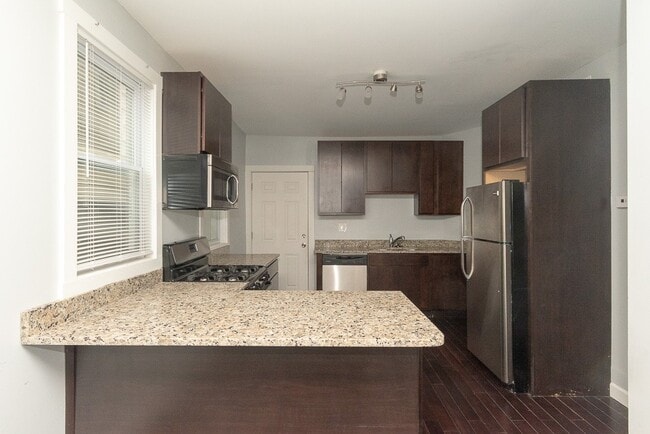 2968 N Ridgeway Ave, Unit G01C