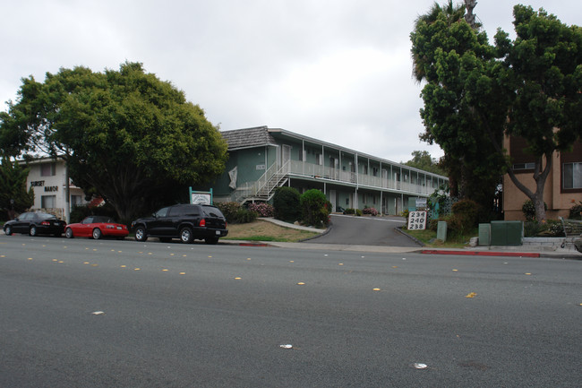 Vista Garden Apartments in Chula Vista, CA - Foto de edificio - Building Photo