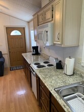 2580 NE Indian River Dr in Jensen Beach, FL - Foto de edificio - Building Photo