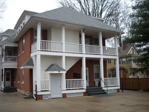 2305 Maine St, Unit 3w in Quincy, IL - Building Photo - Building Photo