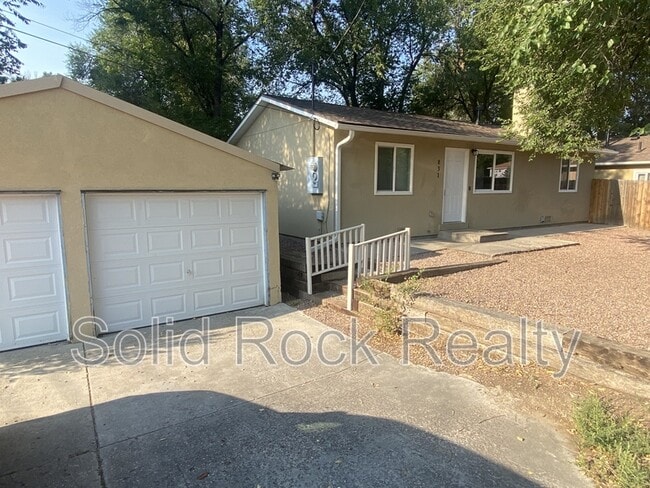 property at 829-831 Prairie Rd
