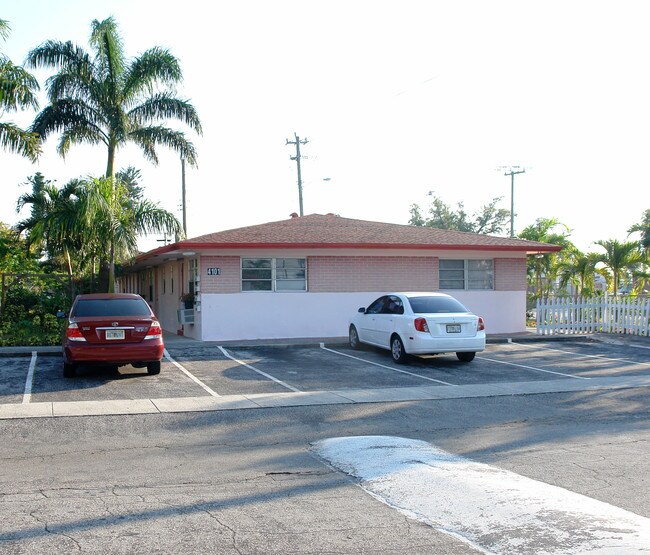 Golden Palm Apartments in Fort Lauderdale, FL - Foto de edificio - Building Photo