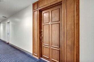 1801 Lavaca St in Austin, TX - Foto de edificio - Building Photo