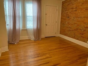23 Aspinwall Ave, Unit 4 in Brookline, MA - Building Photo - Building Photo