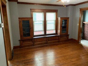 1595 Warren Rd, Unit Lower in Lakewood, OH - Foto de edificio - Building Photo