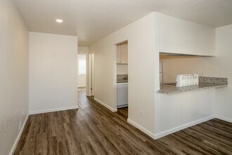Victoria Apartments in Yuba City, CA - Building Photo - Interior Photo