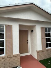 8350 NW 193rd Ln in Hialeah, FL - Building Photo - Building Photo