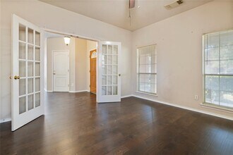 2306 Hayfield Square in Pflugerville, TX - Building Photo - Building Photo