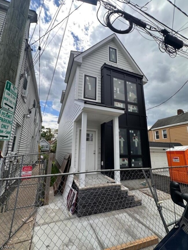 13 New St in Montclair, NJ - Building Photo - Building Photo