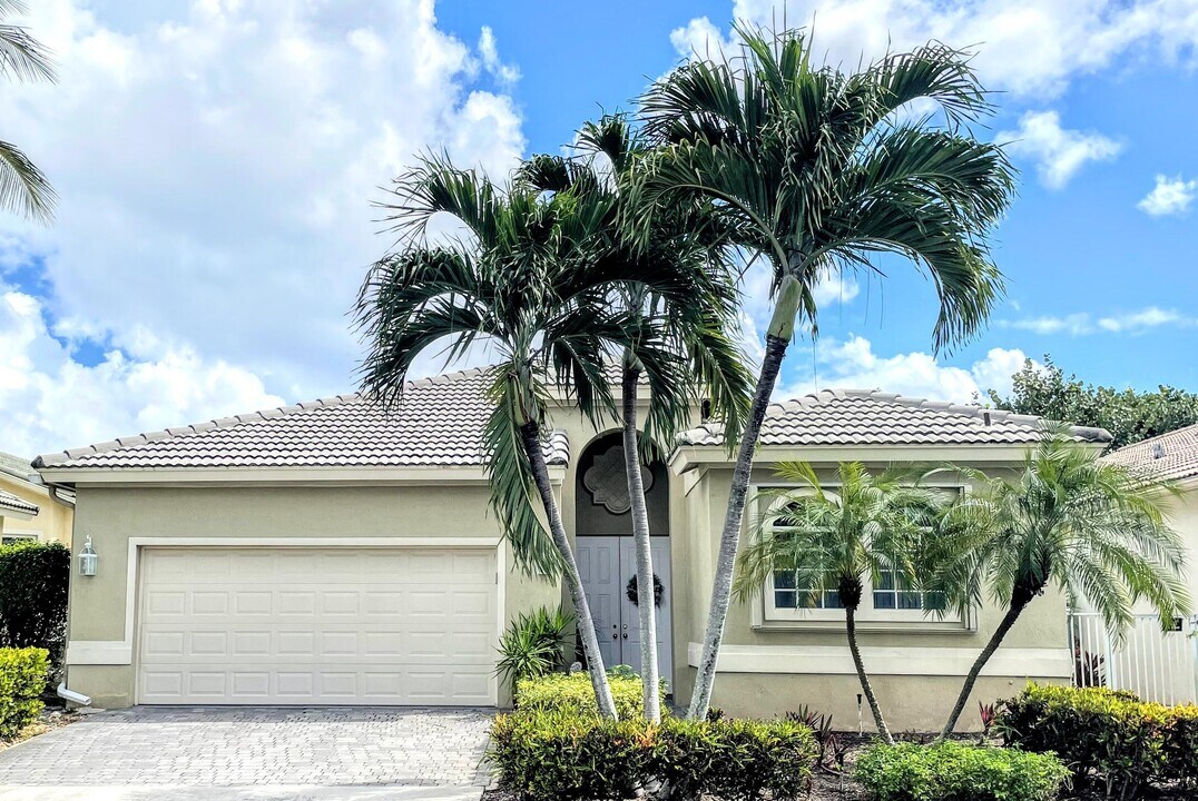7060 NW Turtle Walk in Boca Raton, FL - Building Photo