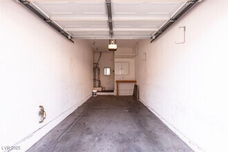 6345 Rusticated Stone Ave in Henderson, NV - Building Photo - Building Photo