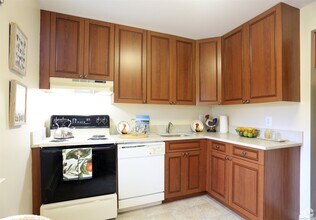 68 Muncie Rd in West Babylon, NY - Building Photo - Building Photo