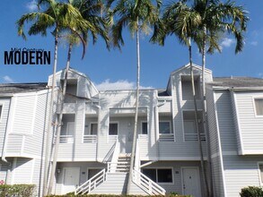 3465 NW 44th St in Lauderdale Lakes, FL - Building Photo - Building Photo